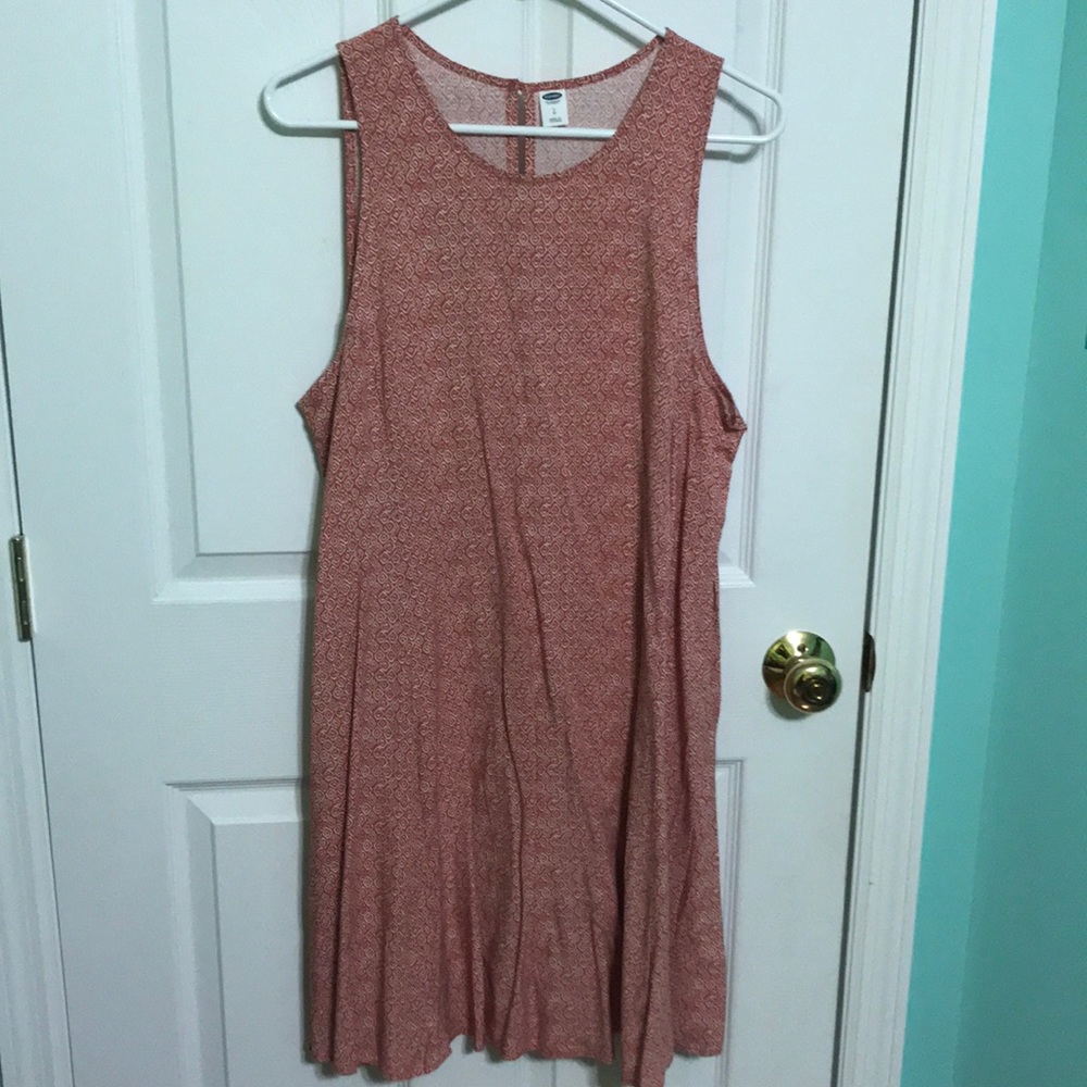 Pattern pink and white swing dress